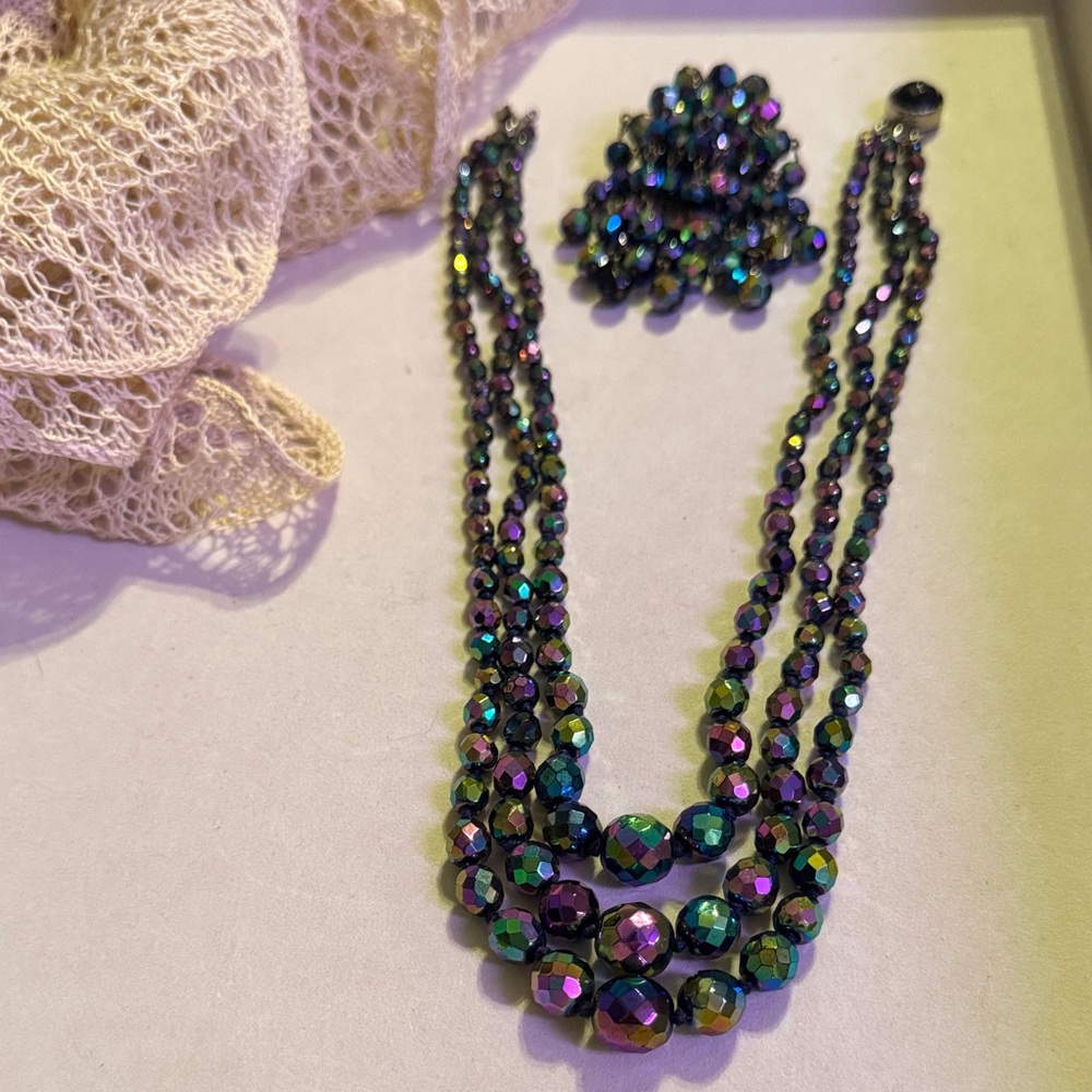 Vintage peacock glass beaded necklace/broach set! Incredible sparkle!